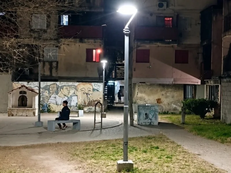Instalan nuevas luces LED en barrio Los Olmos de Villa María