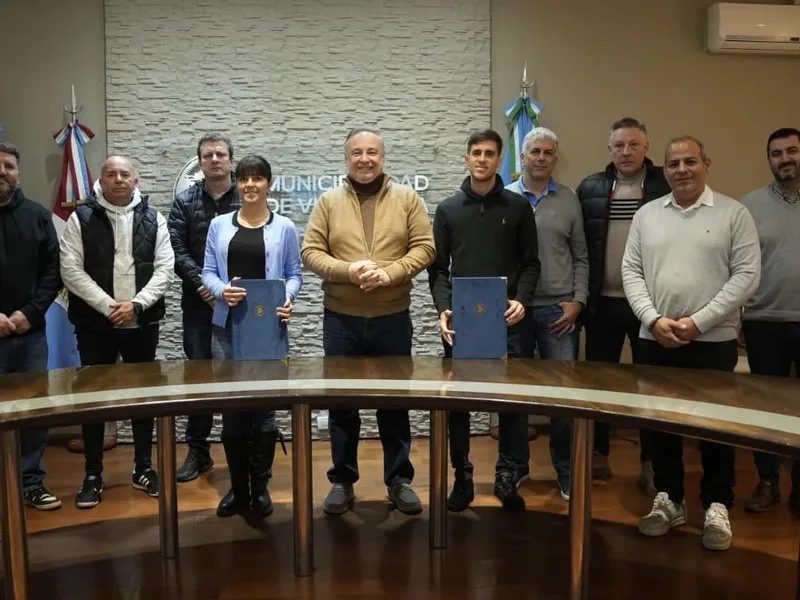 Pavimentación en la colectora de la Avenida Perón en Villa María