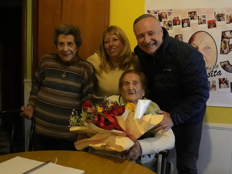 Rosita Calderón, una vecina de 105 años, recibió un homenaje en Villa María