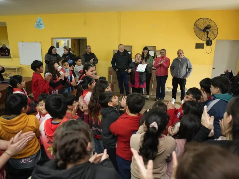 Servicios y mejoras en barrio Mariano Moreno tras el Gabinete Ampliado