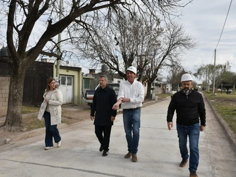 Avanza la pavimentación en barrio Parque con nuevos tramos habilitados