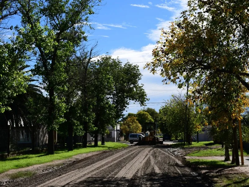 Avanzan las reparaciones de calles de tierra en San Francisco