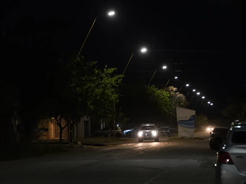 Barrio Bouchard finalizó modernización de su alumbrado público