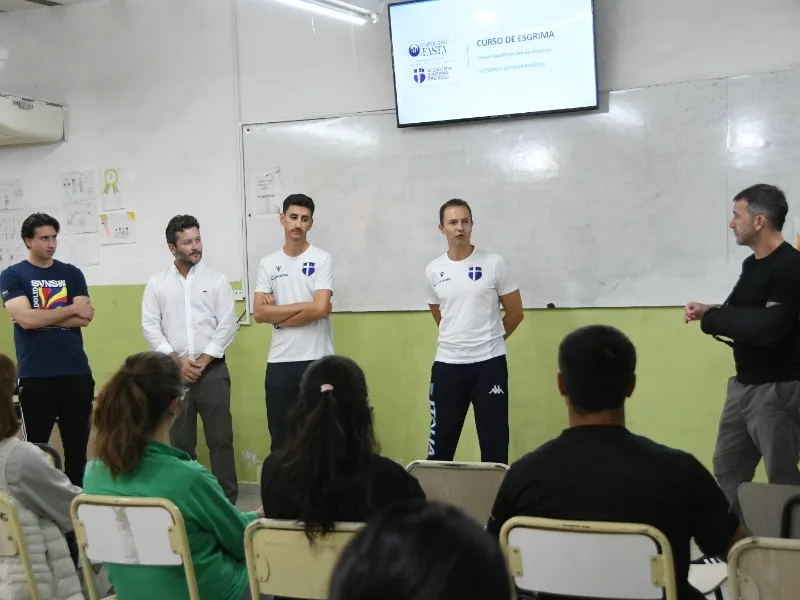Capacitación de esgrima en San Francisco con expertos italianos