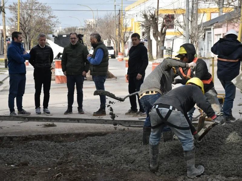 Comenzó la reparación de baches en bulevar Buenos Aires