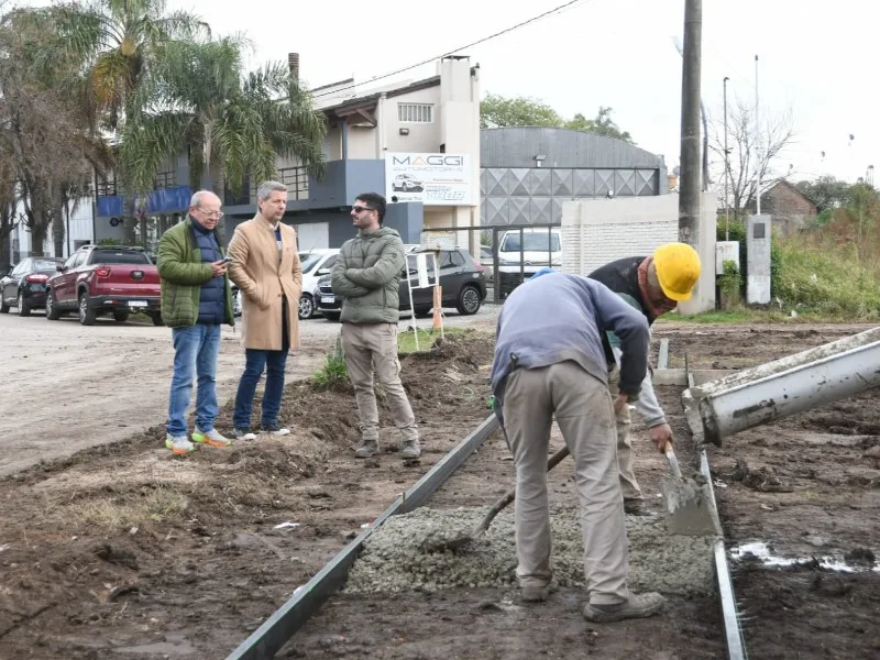 Comienza la construcción de un sendero peatonal en Bº Sarmiento