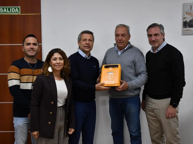 El Aeroclub San Francisco recibió un desfibrilador para emergencias
