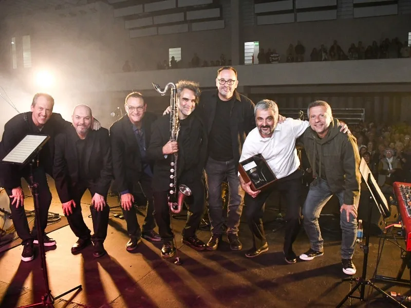 El Superdomo recibió a Escalandrum con un homenaje a Piazzolla