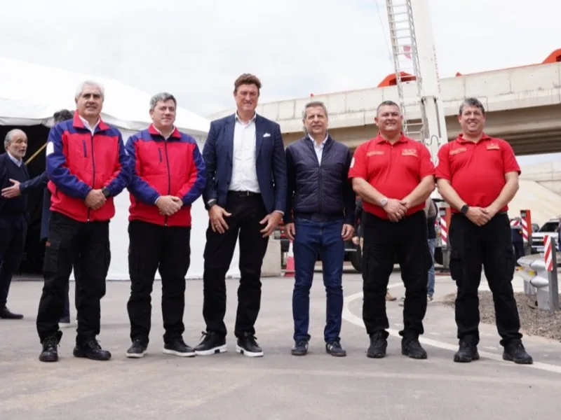 Inauguran 10 kilómetros de la Autovía 19 con la presencia de los bomberos