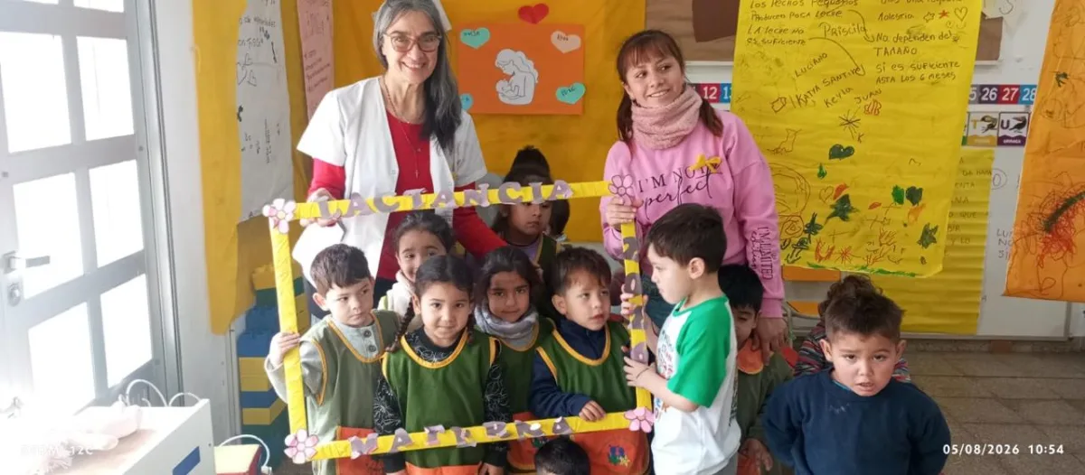 Actividades de lactancia en el jardín de la escuela Vélez Sarsfield