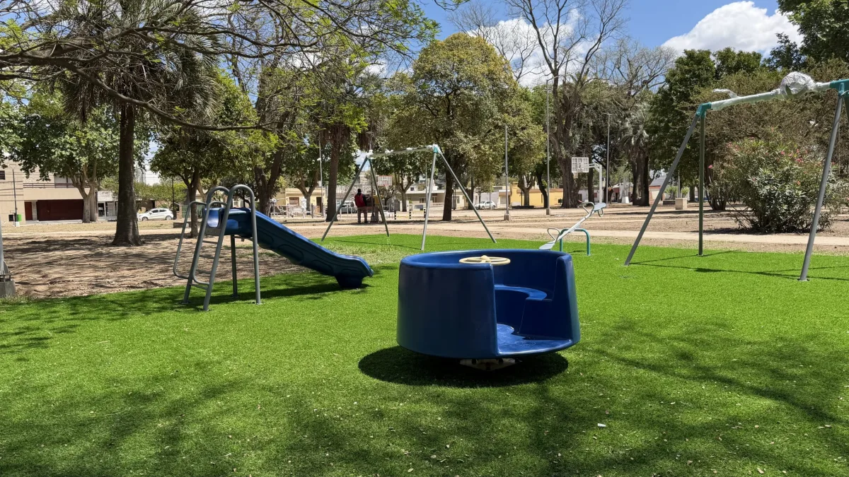 Avanza la renovación de la plaza Rubén Márquez en la ciudad