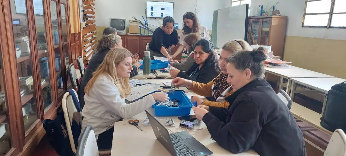 Capacitación en robótica educativa para docentes de Bell Ville