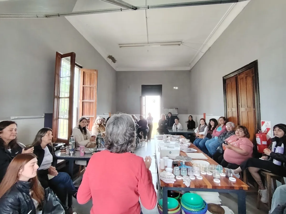 Celebración de la cerámica en Bell Ville reunió a artistas y vecinos