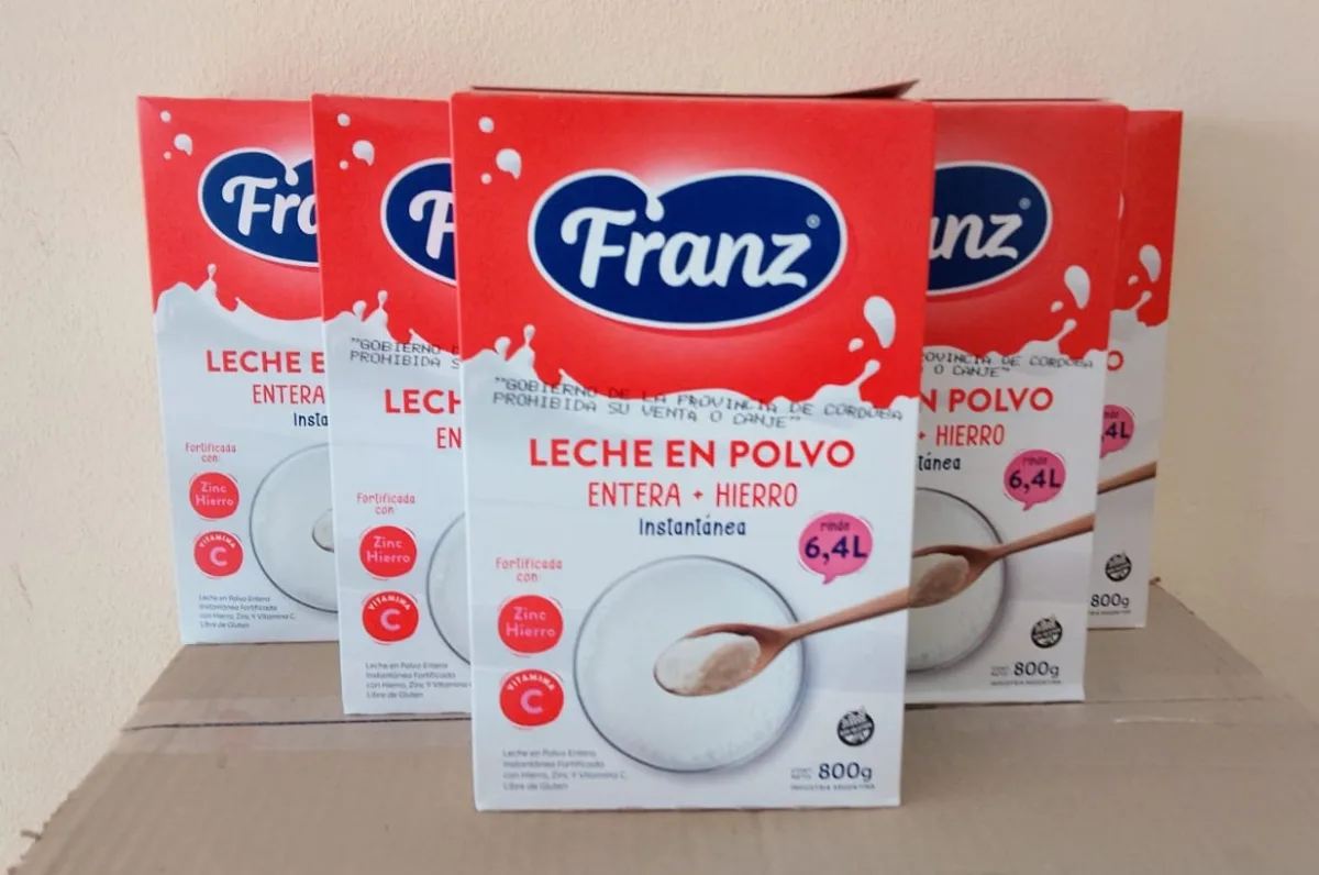 Entrega de insumos para el programa de nutrición infantil