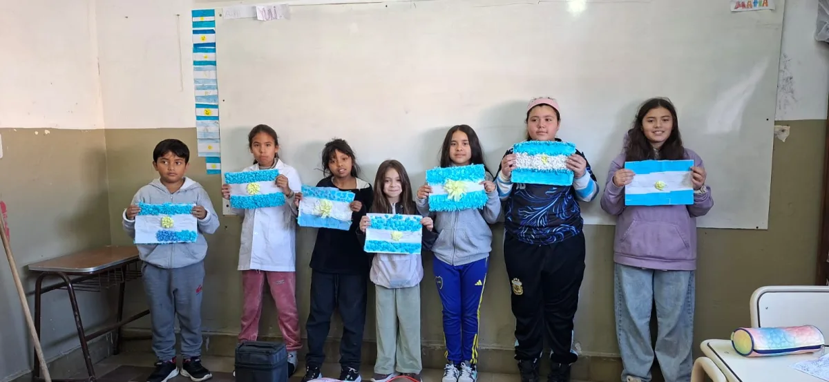Estudiantes de Bell Ville crean banderas para la promesa