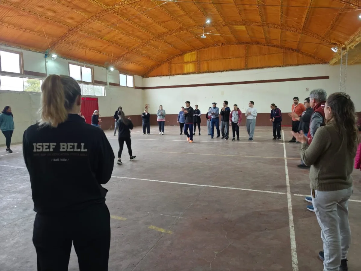 Estudiantes del ISEF Bell participan en talleres inclusivos