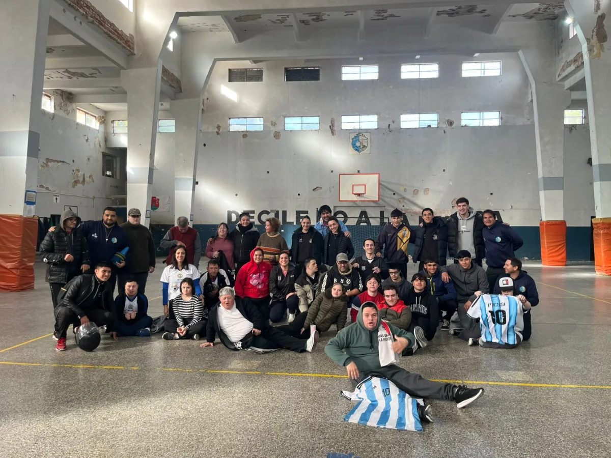 Estudiantes del ISEF colaboran con deportistas de Actividades Físicas Adaptadas