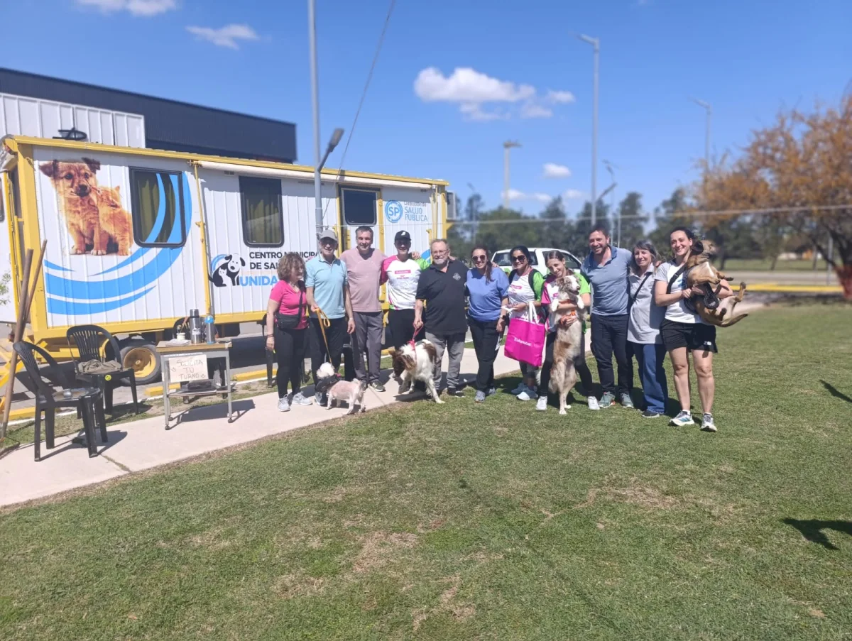 Éxito del primer canicross en la ciudad con participación municipal
