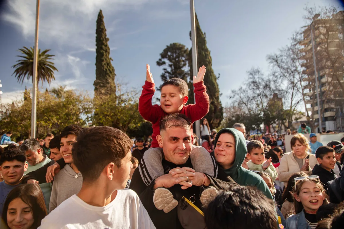 Fiesta del Día del Niño en la plaza 25 de Mayo
