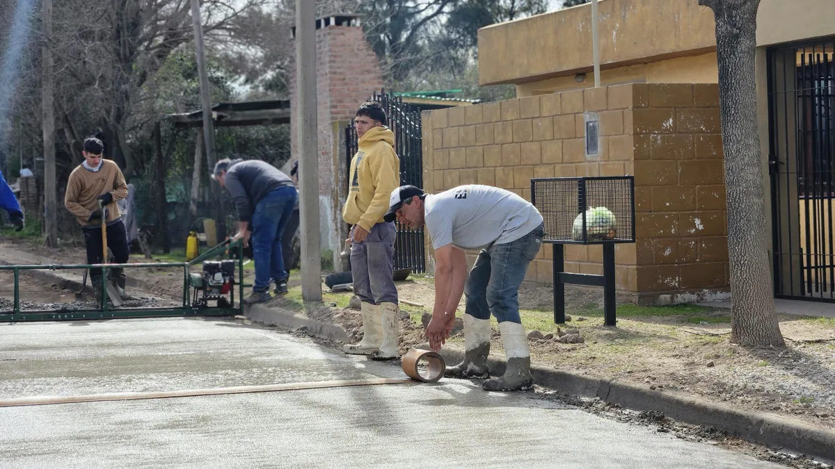 Iniciaron la pavimentación de la calle Honduras en la ciudad