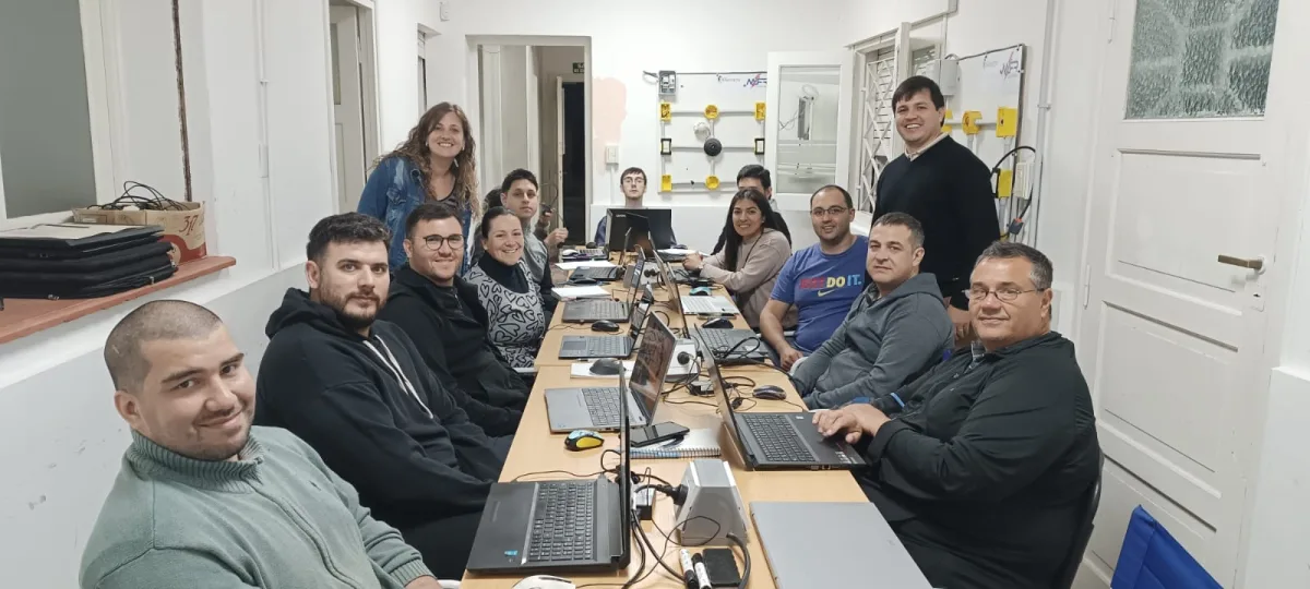 La Municipalidad inició curso de programación para la comunidad