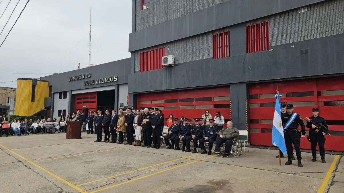 Los Bomberos Voluntarios de Bell Ville celebraron su día con homenaje