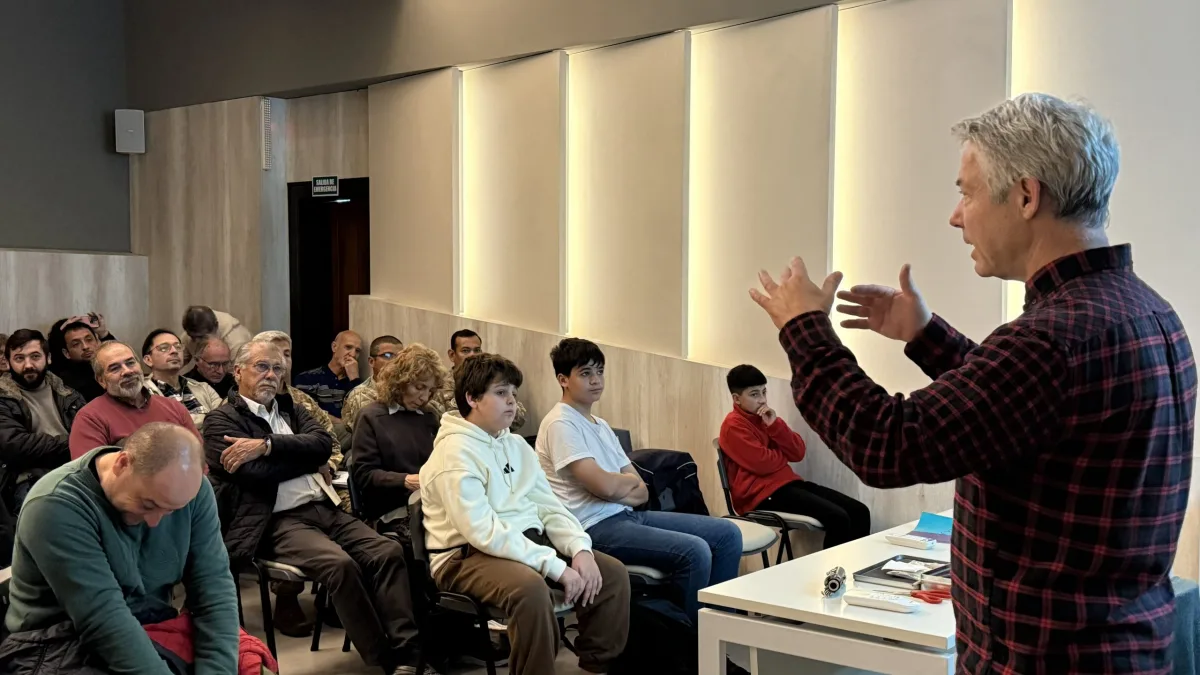 Más de 50 alumnos aprendieron lutería en la Fupeu