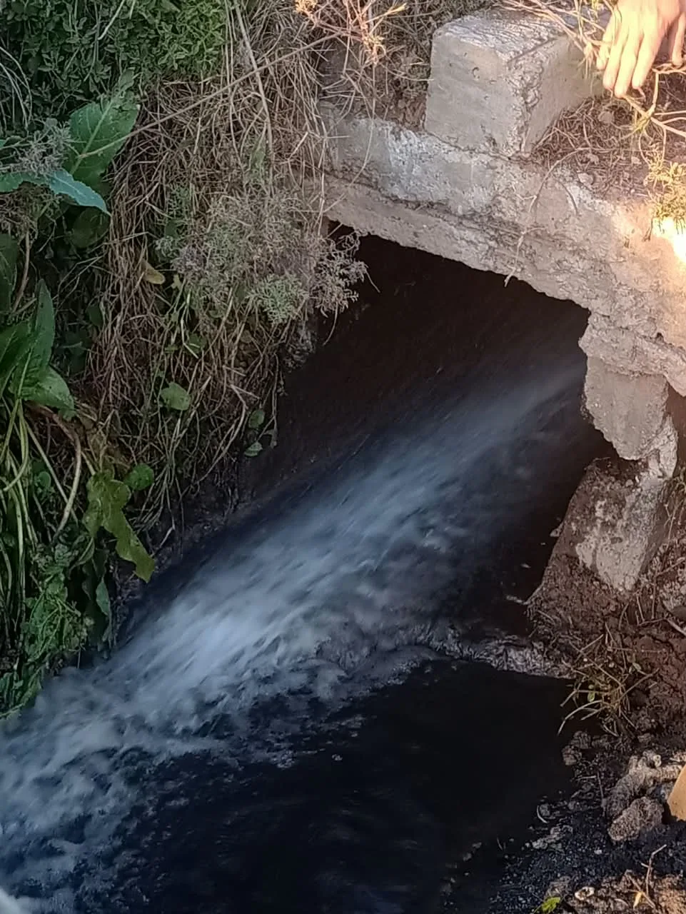 Mejoran desagües y canales para prevenir inundaciones en la ciudad