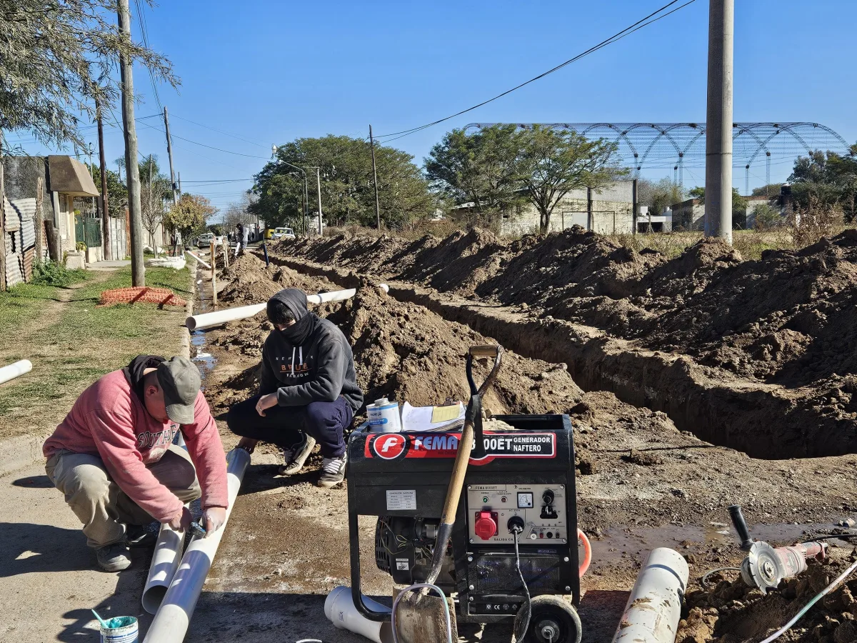 Progreso en cloacas cerca del nuevo dispensario en el noreste