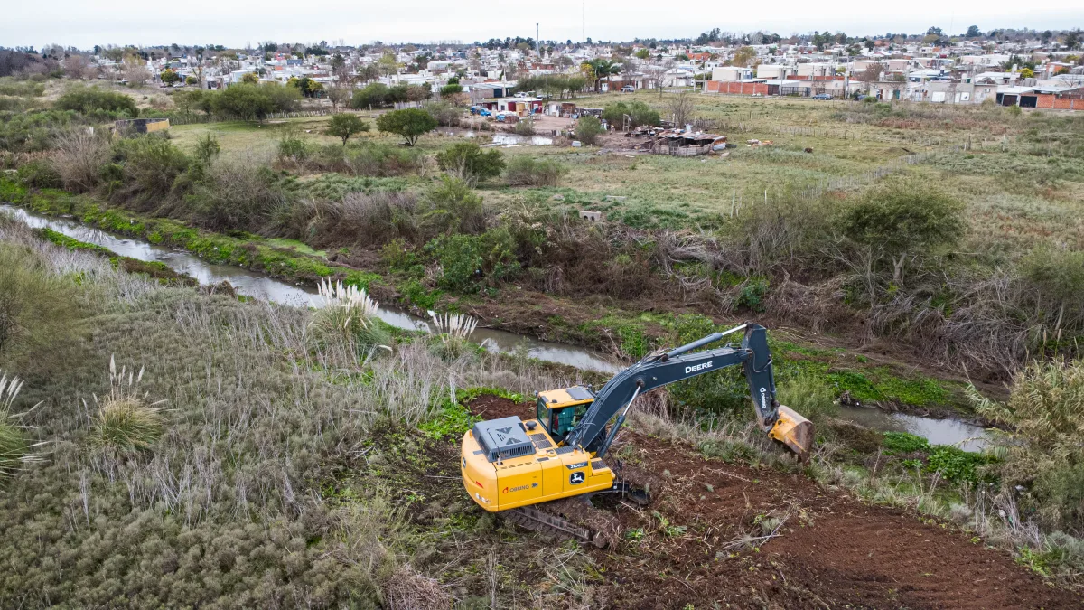 Comenzaron trabajos de limpieza en canales del sur de Santa Fe