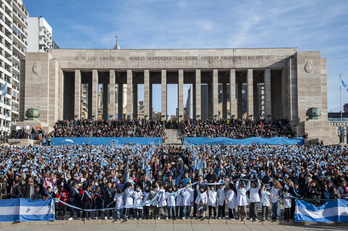 Inauguraron la restauración del Monumento a la Bandera en Rosario
