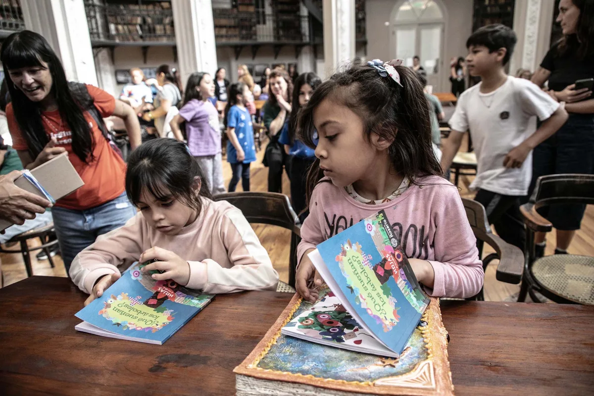 Los niños de Rosario publicaron sus historias en un nuevo libro