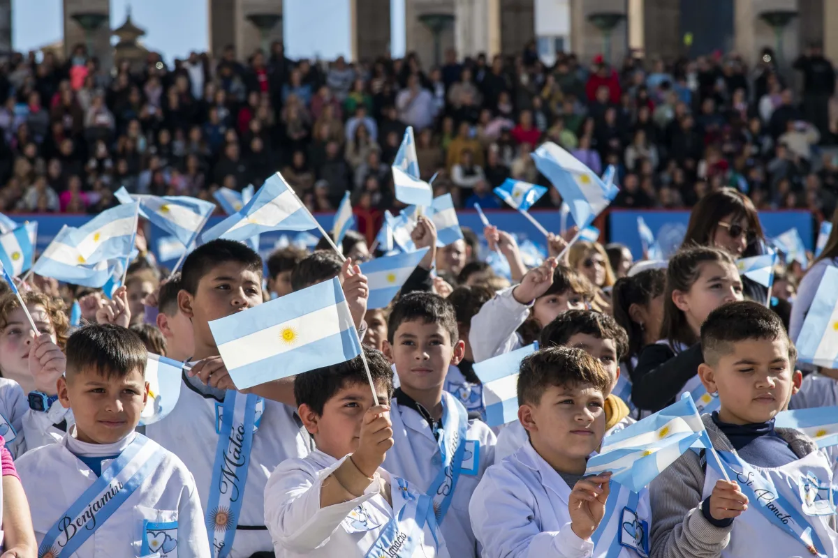 Más de 25 mil niños prometen lealtad a la bandera en Rosario