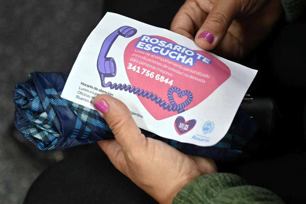 Nueva línea telefónica para acompañar a adultos mayores en Rosario