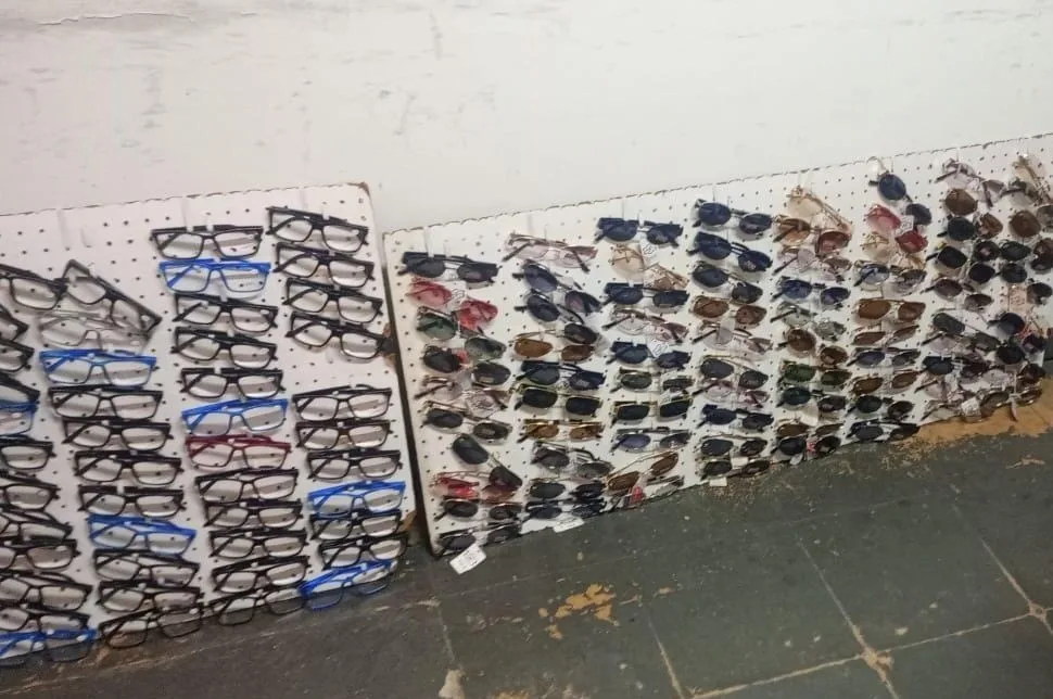 Se secuestraron 170 pares de anteojos en operativo en Rosario