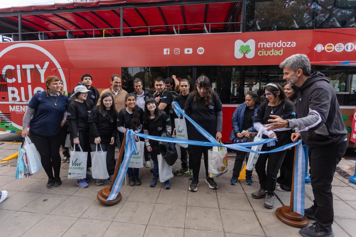 Inició una nueva temporada del Bus Educativo en Mendoza