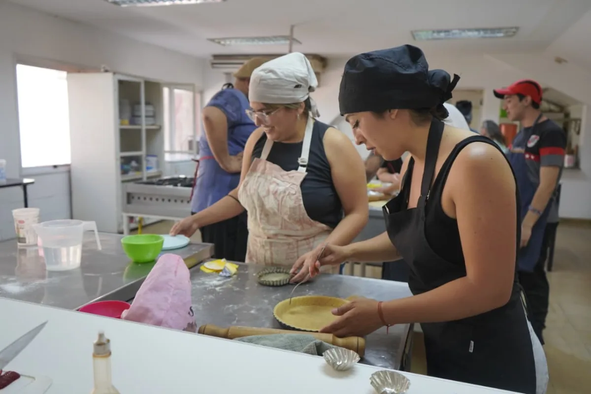 Las Heras: evaluación final de capacitaciones en gastronomía