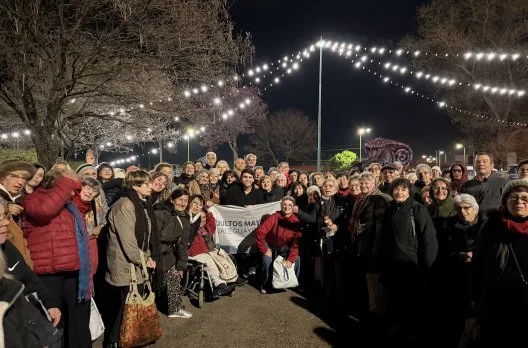 Adultos mayores disfrutaron del desfile de carrozas en Gualeguaychú