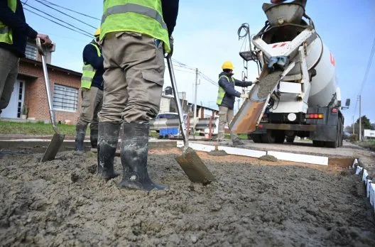 Avanza la pavimentación final de calle Perigán en Gualeguaychú