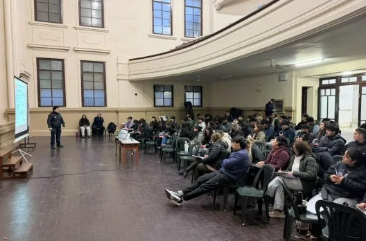 Capacitación en manipulación de alimentos reunió a más de 70 vecinos
