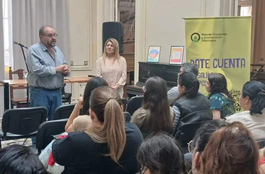 Capacitación para agentes públicos sobre prevención familiar