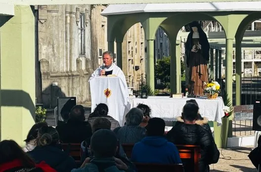 Ceremonia religiosa por el Día de Santa Clara en el Cementerio Norte