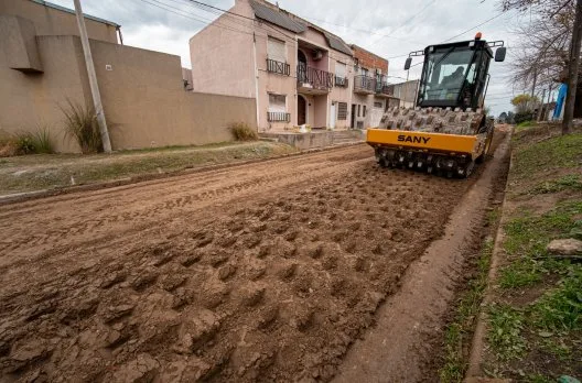 Comienzan trabajos de asfaltado en calle Andrade en Gualeguaychú