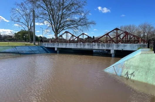 El río Gualeguaychú desciende tras alcanzar 3,20 metros