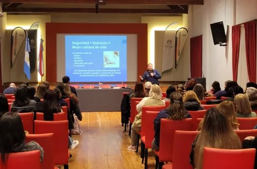 Encuentro sobre seguridad y accesibilidad para el cuidado de mayores