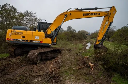 Gualeguaychú refuerza el mantenimiento de desagües pluviales