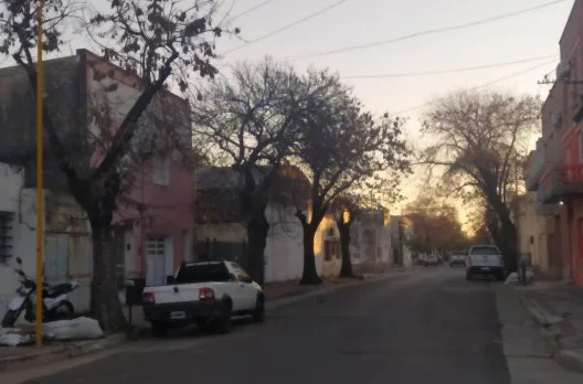Inicia poda de árboles en calle 3 de Caballería de Gualeguaychú