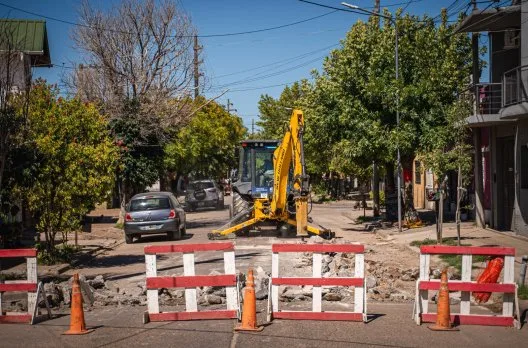 Interrupciones en el tránsito por trabajos de bacheo en Gualeguaychú