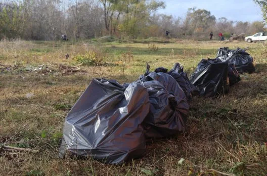 Más de 100 bolsas de residuos retiradas en el barrio Molinari