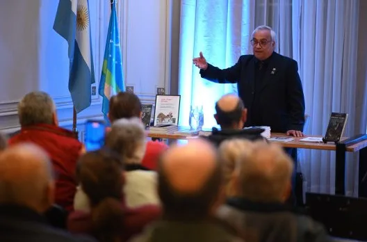 Pepe Olivieri presentó su libro sobre Mariano Necochea en Gualeguaychú